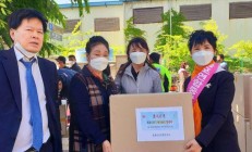 中国同胞联合中央会捐十万口罩送同胞 只为增强同胞防疫情为健康